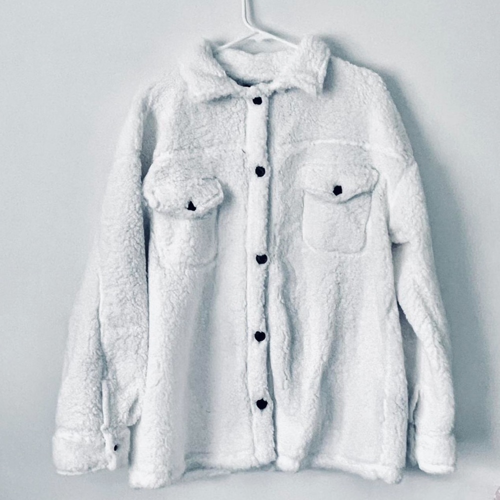 32 heat white Sherpa jacket size M/L